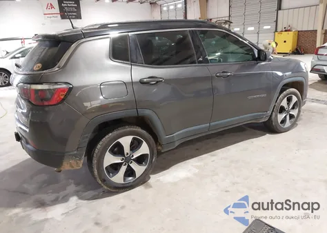 2018 Jeep Compass Latitude 4X4 из США, поврежденный, VIN 3C4NJDBB9JT116391